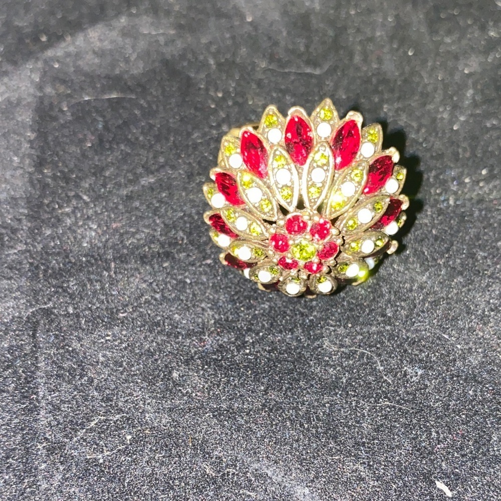 Heidi Daus Elegant Domed Starburst Swarovski Crystal Ring - Picture 8 of 15